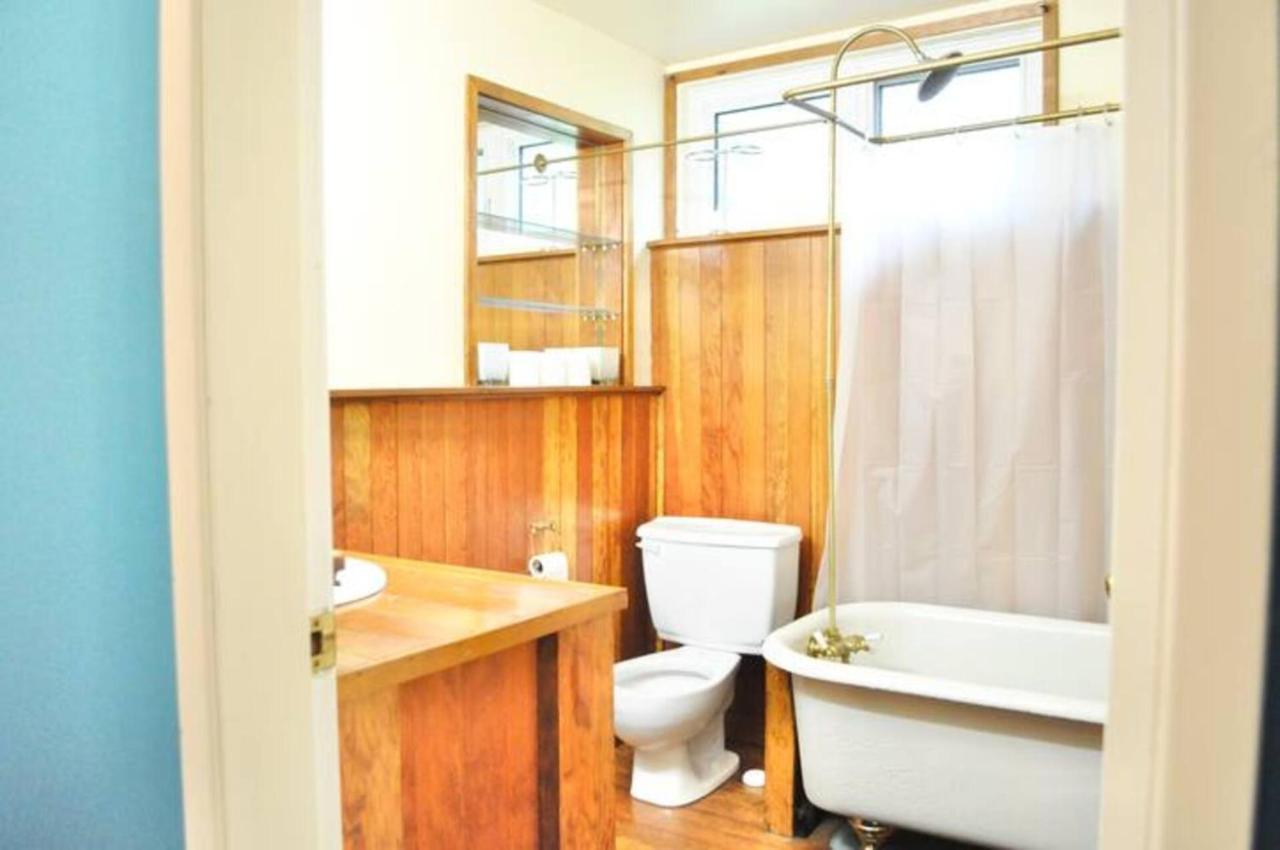 Cozy 1 Bd Suite Centrally Located North Vancouver Eksteriør billede