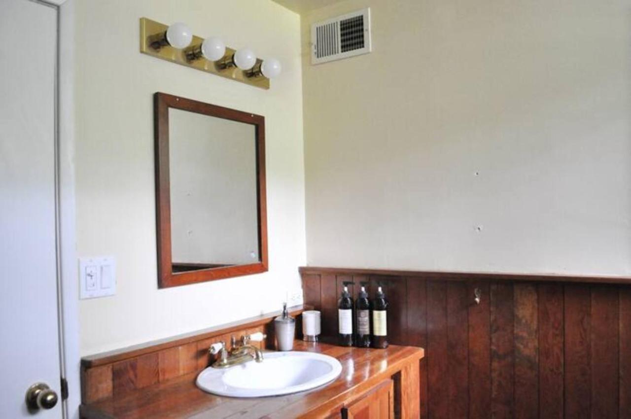Cozy 1 Bd Suite Centrally Located North Vancouver Eksteriør billede